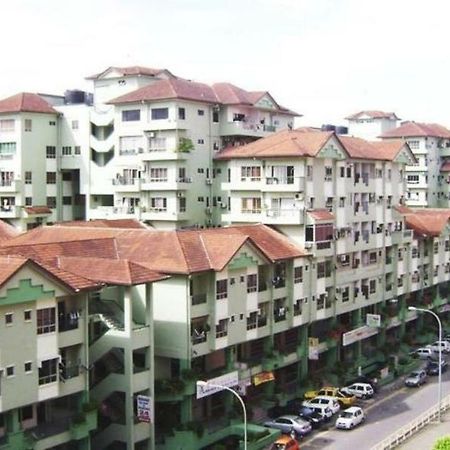 Api Api Centre Apartment Homestay Kota Kinabalu Exterior photo