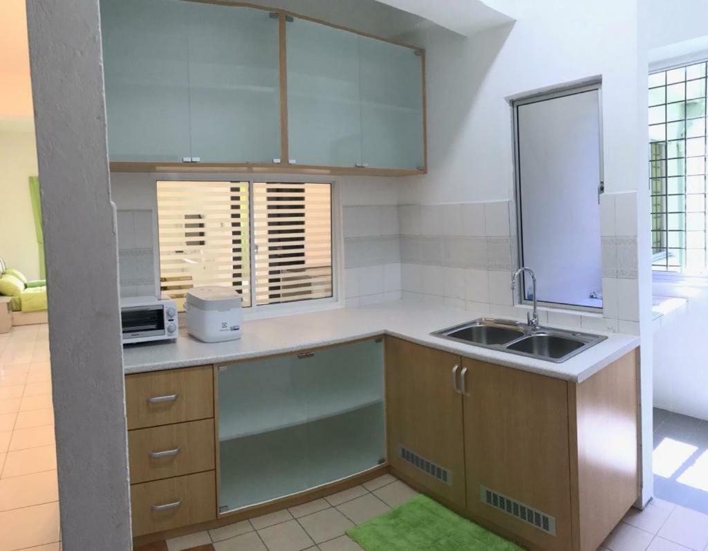 Api Api Centre Apartment Homestay Kota Kinabalu Exterior photo